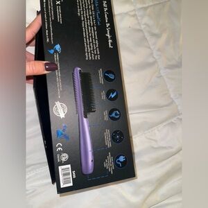 Silk hair Straightening Brush
Limited off - few in stock